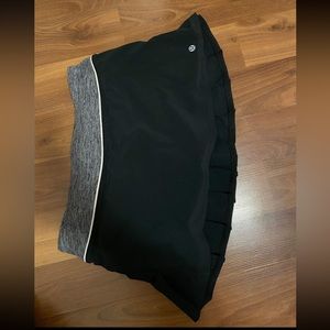 Lululemon skort/skirt, size 8 EUC